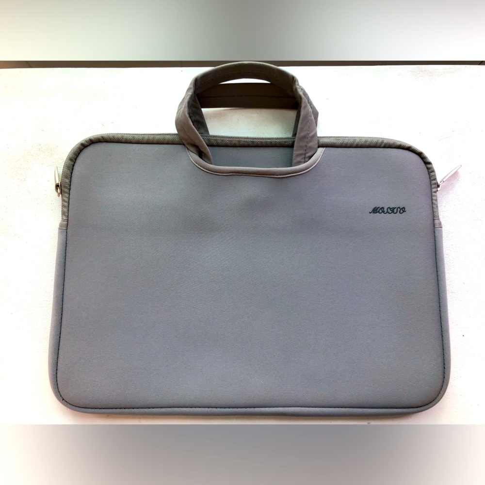 Cushioned laptop carrier - minimalist plain gray - 15” wide, 11” tall, 1” thick